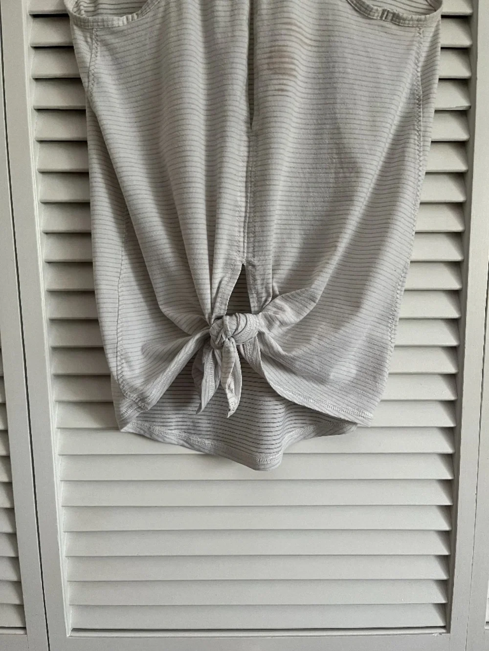 Lululemon Salute The Sun Tank top light grey fits size 2 or 4